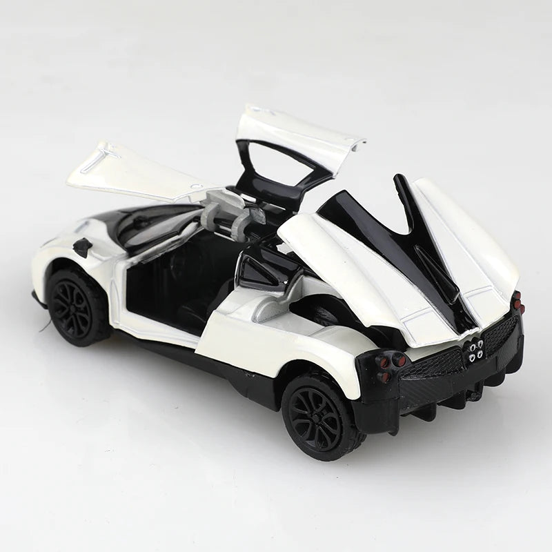 (Bagged) 1/43 scale gold pullback racing car, die-cast metal, three doors that open. Exquisite boy toy, mini pocket toy car.