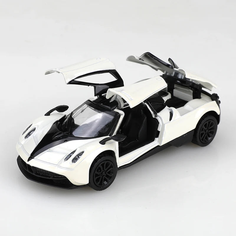 (Bagged) 1/43 scale gold pullback racing car, die-cast metal, three doors that open. Exquisite boy toy, mini pocket toy car.